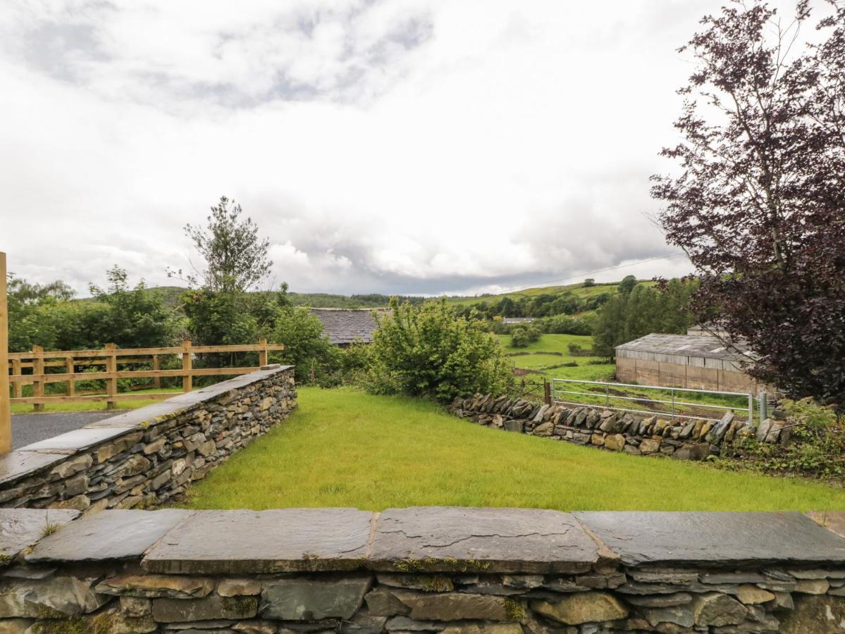 Oxen Park Farm Cottage Ulverston Exterior foto